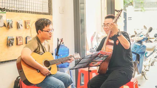 học đàn guitar cở bản tphcm 2