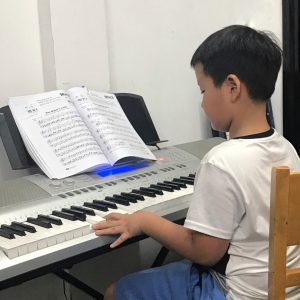 Học đàn piano tphcm - grace