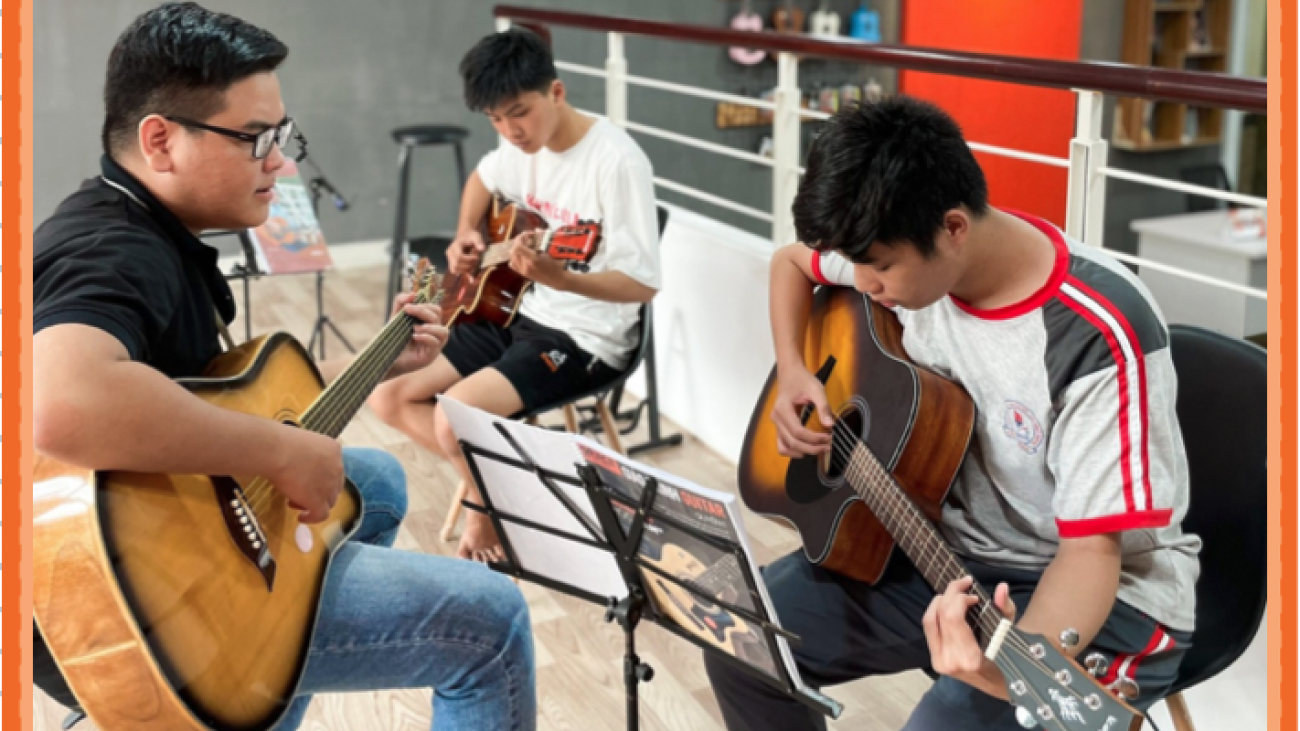 học phí khóa học guitar